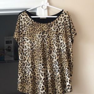Xl Cheetah print short sleeve shirt